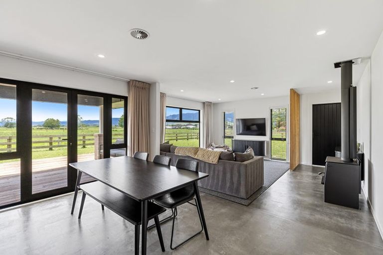 Photo of property in 16 Coates Lane, Te Poi, 3473