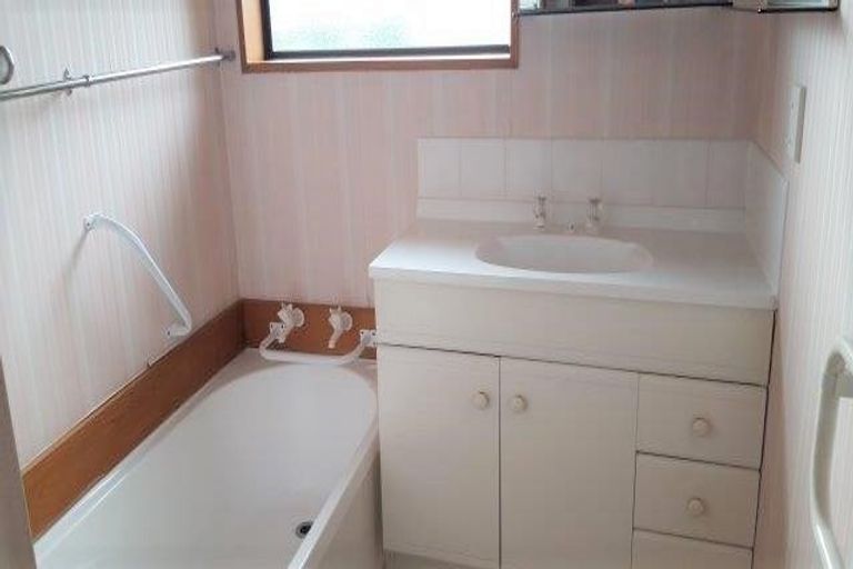 Photo of property in 8a Grassmere Street, Papanui, Christchurch, 8052