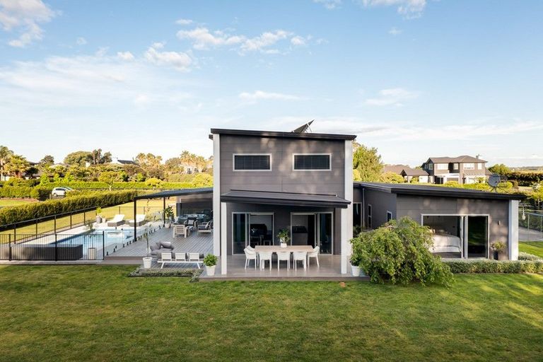 Photo of property in 5 Royal Ascot Drive, Papamoa Beach, Te Puke, 3187