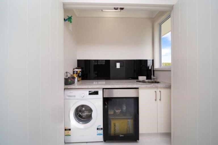 Photo of property in 33 Kamahi Avenue, Hawera, 4610