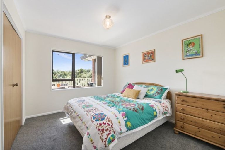 Photo of property in 11 Greenwood Place, Fitzherbert, Palmerston North, 4410