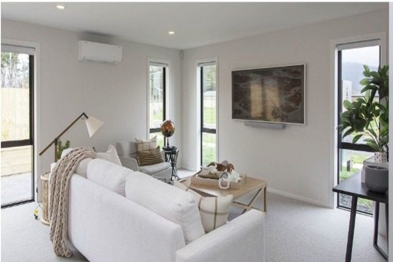 Photo of property in 9 Rarangi Mai Lane, Karaka, 2113