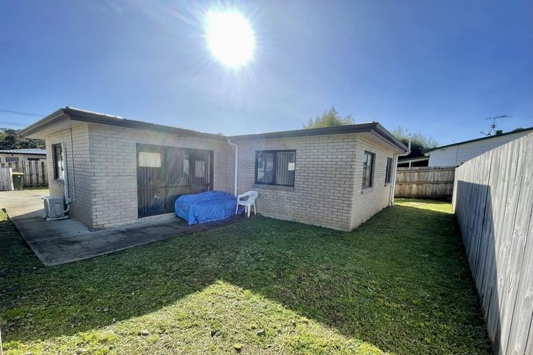 Photo of property in 51b Woodside Road, Massey, Auckland, 0614