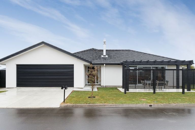 Photo of property in 20 Pegasus Place, Kelvin Grove, Palmerston North, 4414
