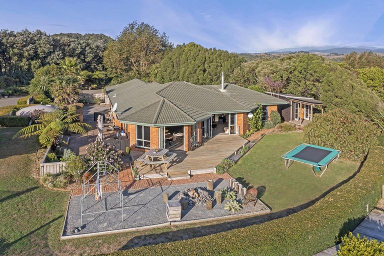 Photo of property in 112c Newton Road, Raglan, Te Mata, 3894