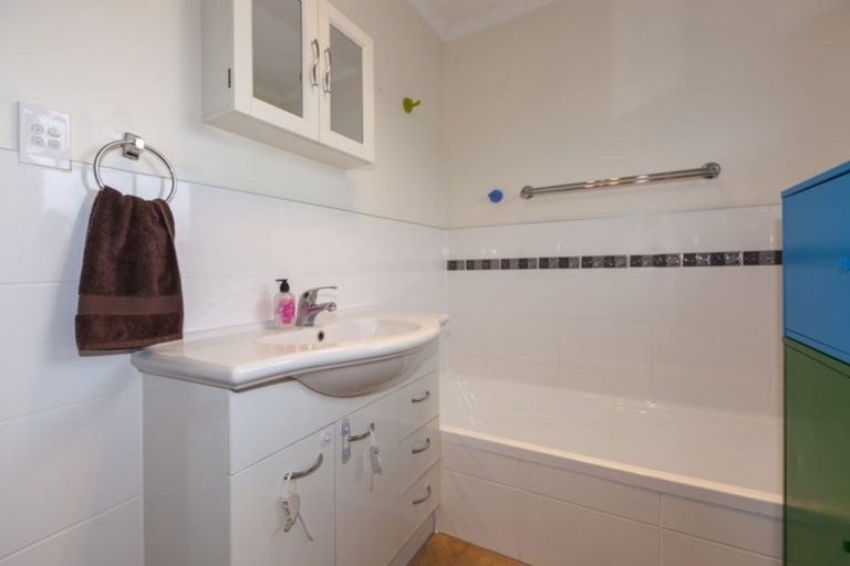 Photo of property in 22 Rangiatea Street, Paraparaumu Beach, Paraparaumu, 5032