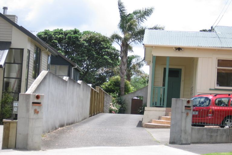 Photo of property in 9 Raymond Street, Point Chevalier, Auckland, 1022