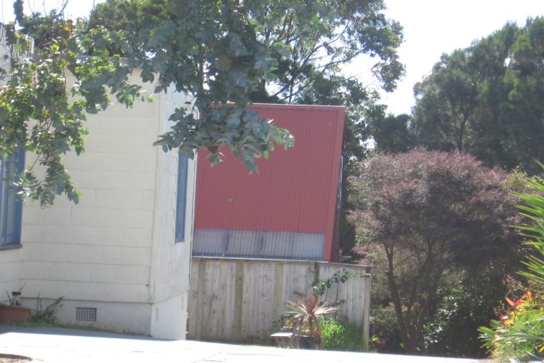 Photo of property in 1/7 Savoy Road, Glen Eden, Auckland, 0602