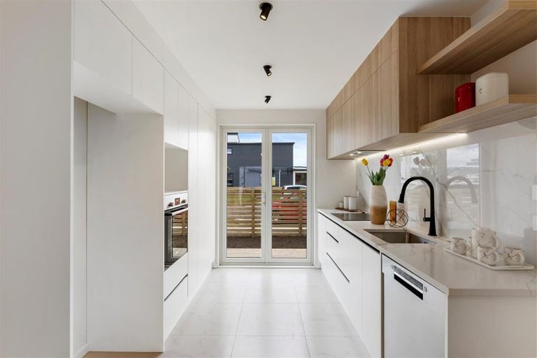 Photo of property in 14 Corporal Street, Papakura, 2110