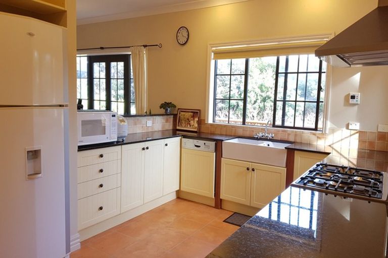 Photo of property in 12a Wicklam Lane, Greenhithe, Auckland, 0632