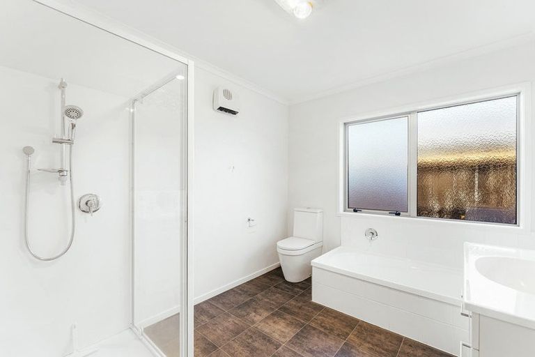 Photo of property in 34 Butterworth Crescent, Papamoa Beach, Papamoa, 3118