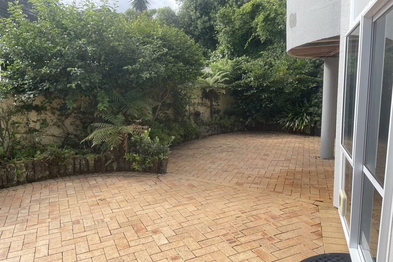 Photo of property in 5 Erskine Close, Island Bay, Wellington, 6023