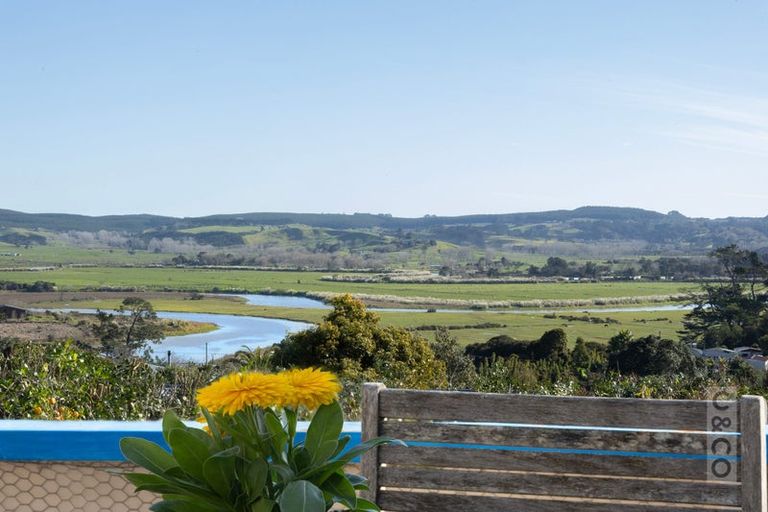 Photo of property in 67 Garfield Road, Helensville, 0800