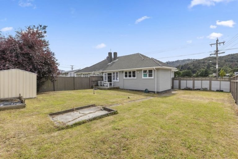 Photo of property in 308 George Street, Stokes Valley, Lower Hutt, 5019
