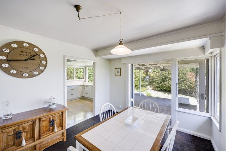 Photo of property in 16 Tauroa Road, Havelock North, 4130