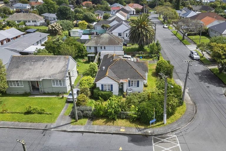 Photo of property in 15 Raymond Terrace, Fairfield, Lower Hutt, 5011