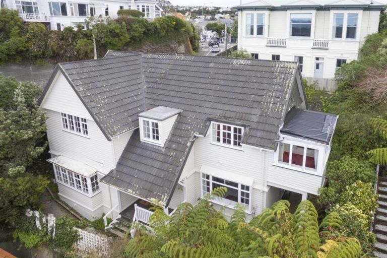 Photo of property in 1 Glasgow Street, Kelburn, Wellington, 6012