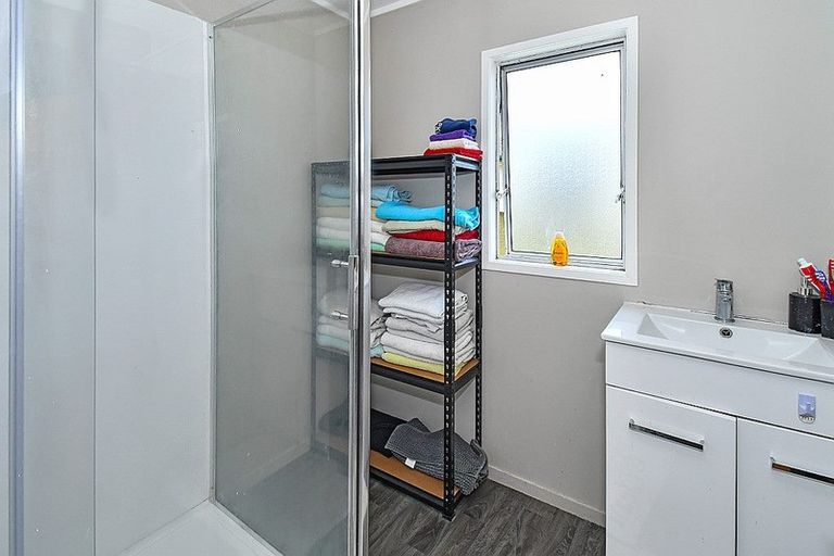 Photo of property in 74 Burundi Avenue, Clendon Park, Auckland, 2103