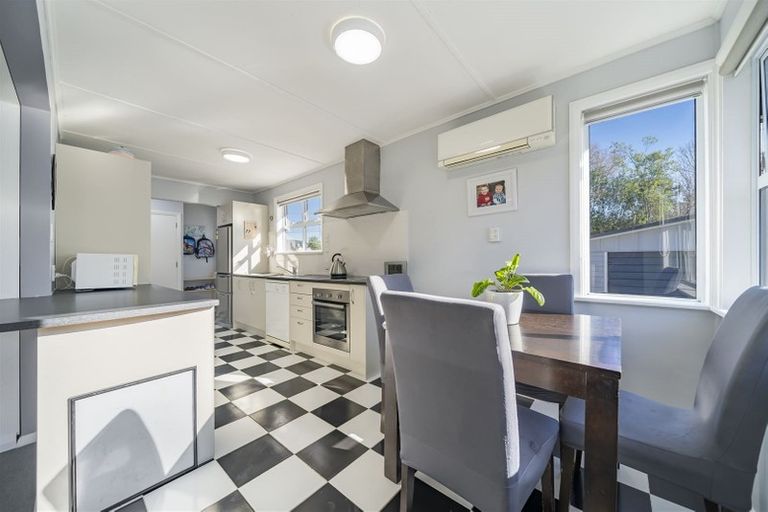 Photo of property in 27 Rimu Street, Naenae, Lower Hutt, 5011