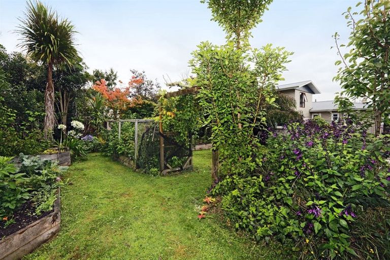 Photo of property in 10 Nimon Street, Havelock North, 4130