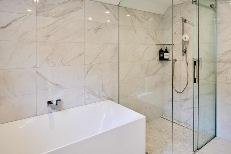 Photo of property in 10 Walter Road, Lowry Bay, Lower Hutt, 5013