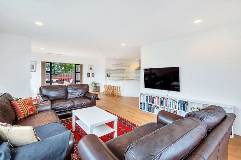 Photo of property in 2/13 Delamare Court, Sunnynook, Auckland, 0632