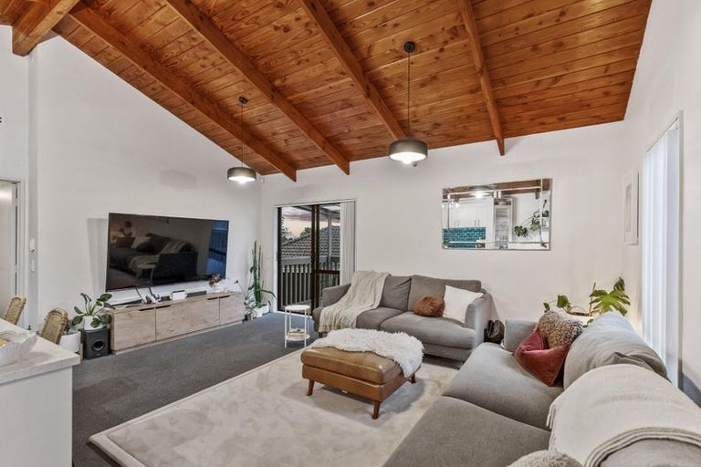 Photo of property in 1/6 Daytona Road, Henderson, Auckland, 0610