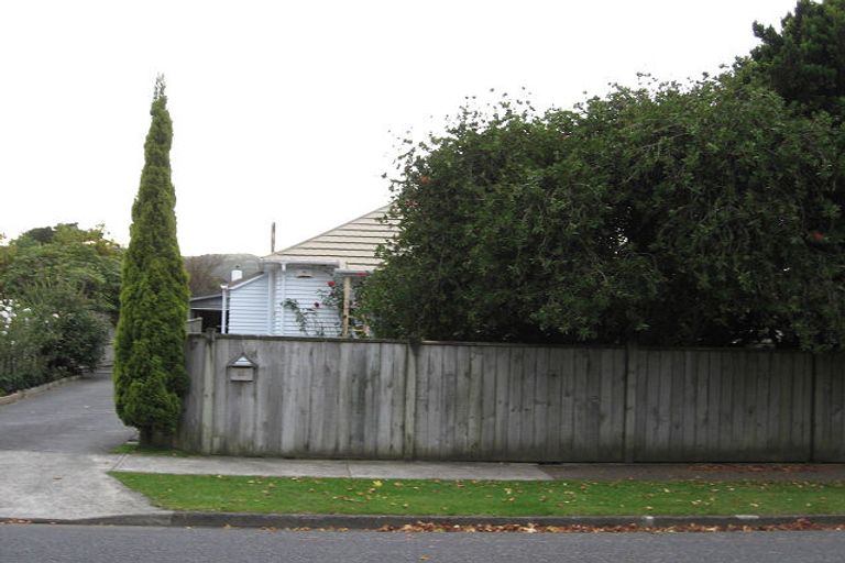 Photo of property in 27 Chapman Crescent, Naenae, Lower Hutt, 5011