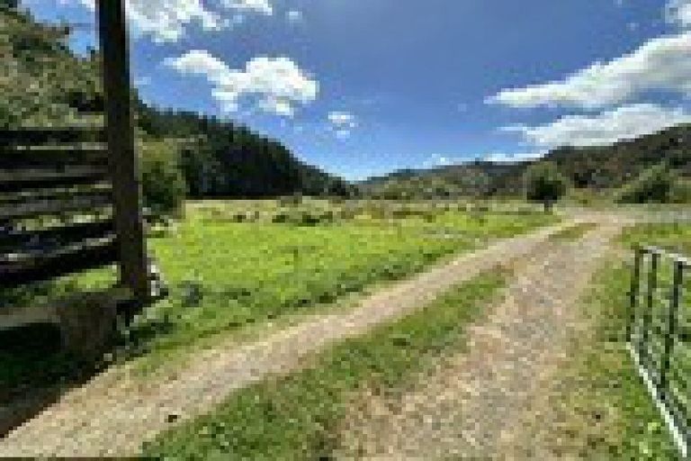 Photo of property in 136 Uruti Road, Uruti, Urenui, 4378