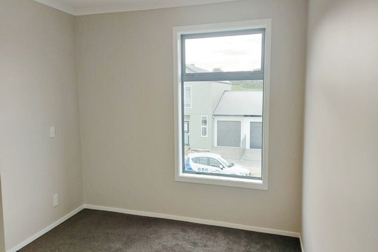 Photo of property in 25 Koreke Close, Kenepuru, Porirua, 5022