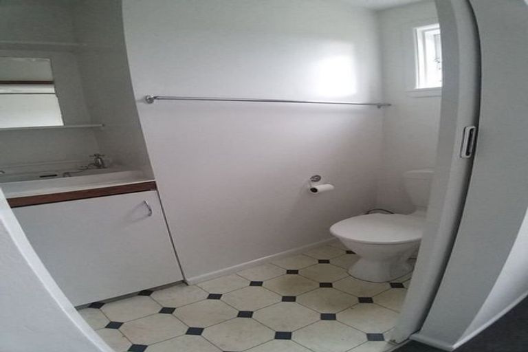 Photo of property in 5 Harland Street, Brooklyn, Wellington, 6021