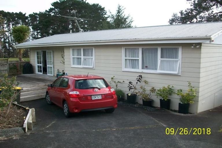 Photo of property in 6 Thomas Avenue, Te Atatu Peninsula, Auckland, 0610