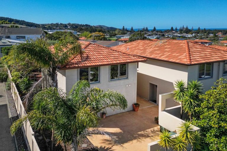 Photo of property in 17 West Hoe Heights, Orewa, 0931