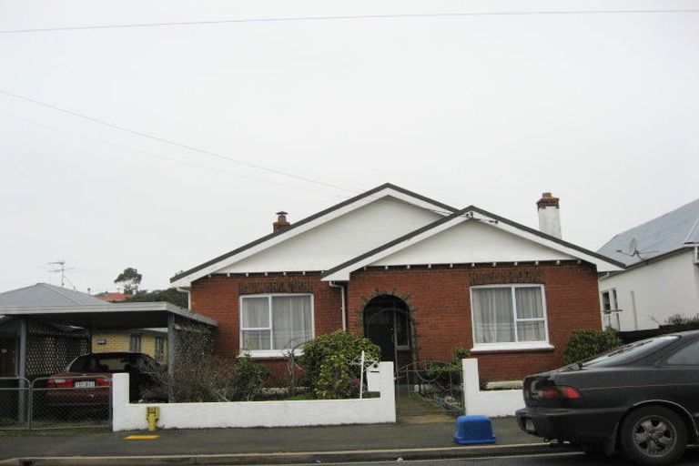 Photo of property in 17 Royal Crescent, Saint Kilda, Dunedin, 9012