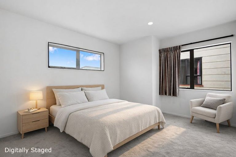 Photo of property in 25a Athena Drive, Totara Vale, Auckland, 0629