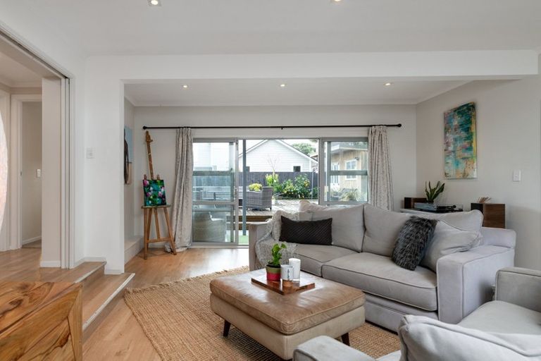 Photo of property in 1037 Papamoa Beach Road, Papamoa Beach, Papamoa, 3118