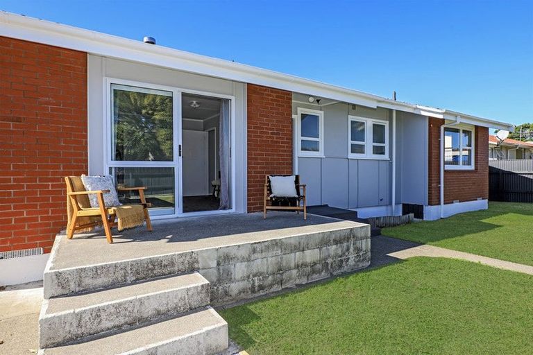 Photo of property in 9 Burton Place, Flaxmere, Hastings, 4120