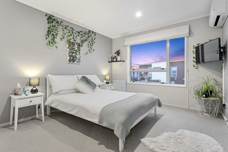 Photo of property in 2 Skylark Road, Hobsonville, Auckland, 0616