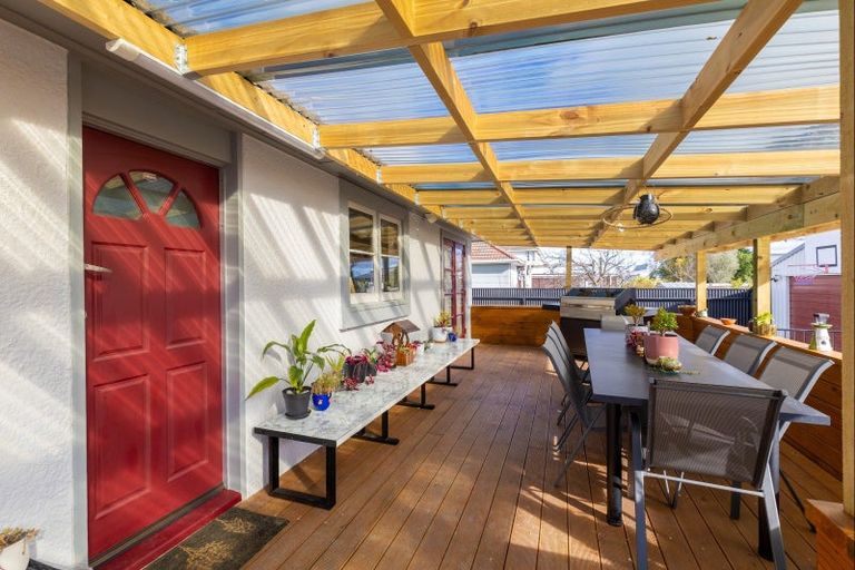 Photo of property in 28 Tyne Street, Roslyn, Palmerston North, 4414