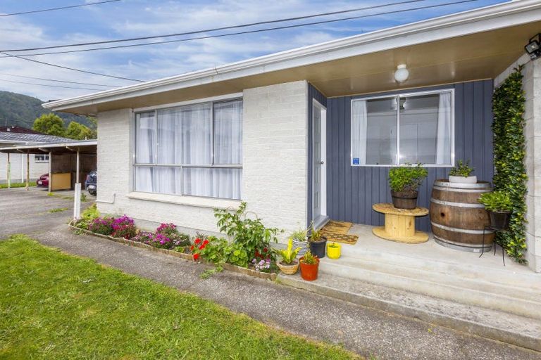 Photo of property in 3/12 Wilford Street, Wallaceville, Upper Hutt, 5018