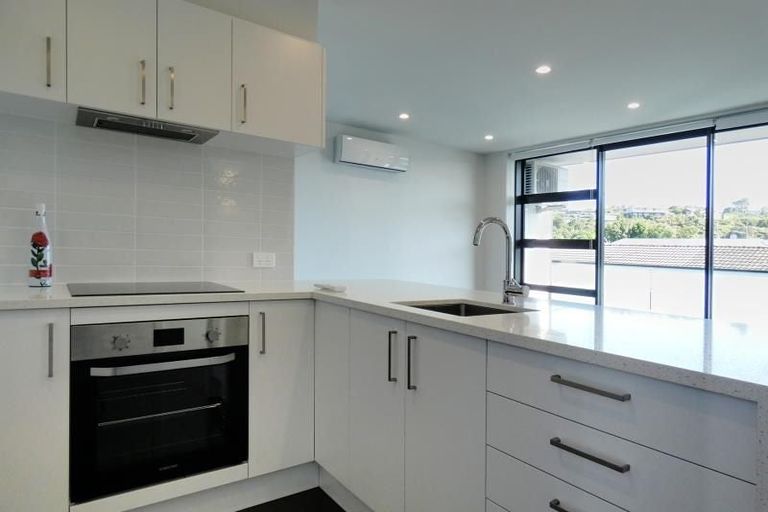 Photo of property in 6/764 Beach Road, Browns Bay, Auckland, 0630