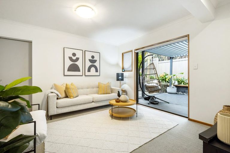 Photo of property in 24a Seaview Avenue, Northcote, Auckland, 0627