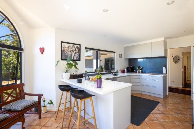 Photo of property in 3 Park View, Ferndale, New Plymouth, 4310