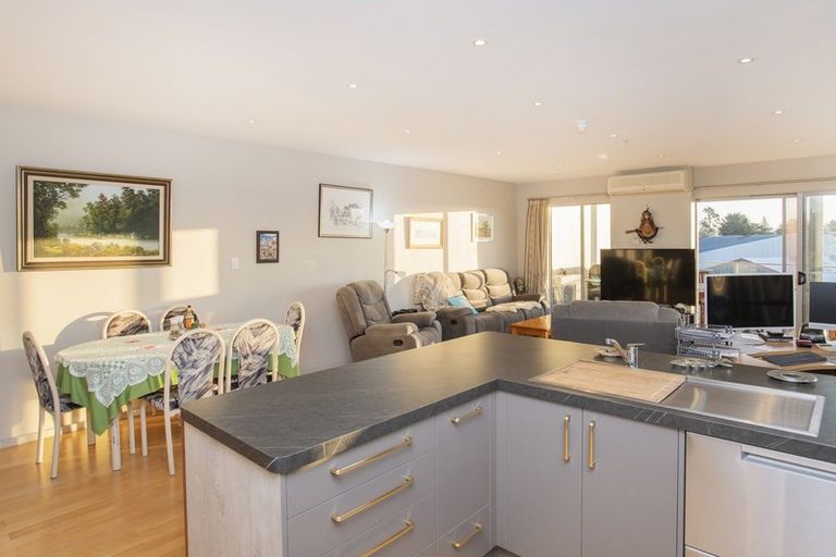 Photo of property in Bay View, 14/90 Customhouse Street, Gisborne, 4010