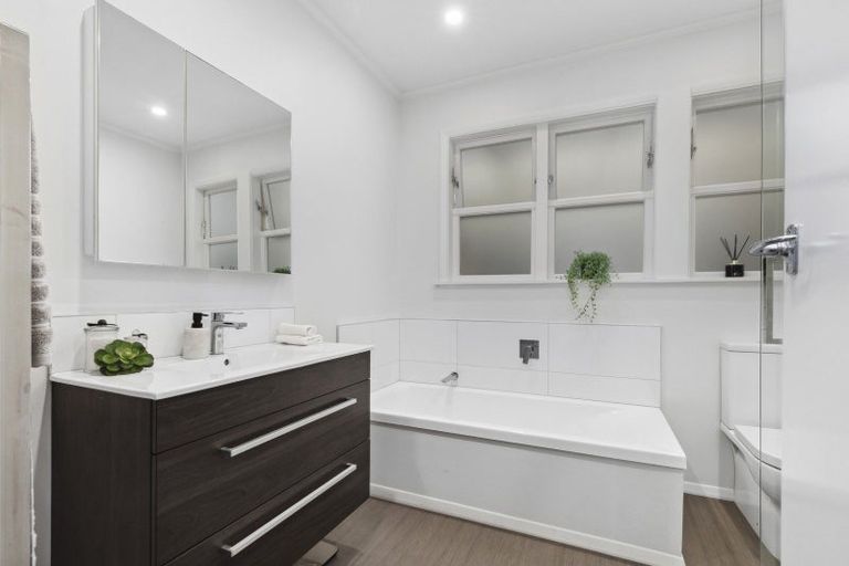 Photo of property in 66 Burgess Road, Johnsonville, Wellington, 6037