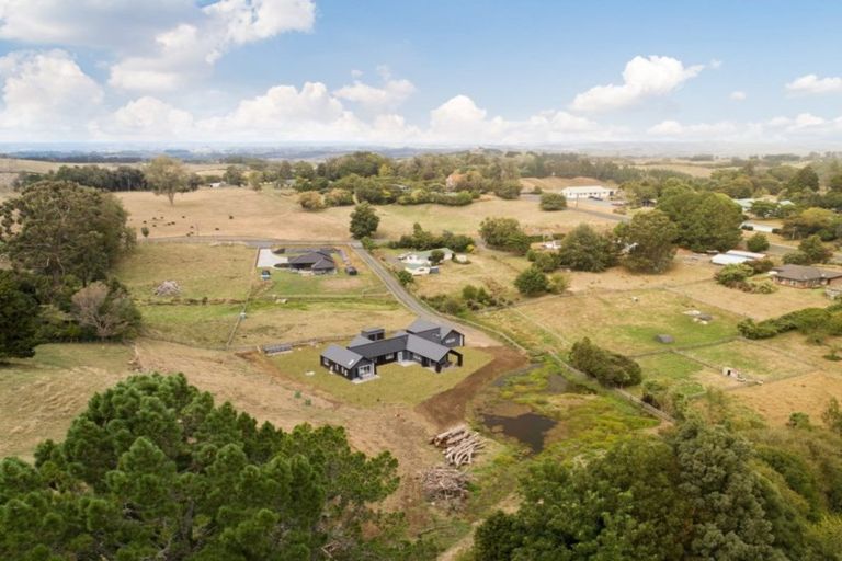 Photo of property in 13 Tari Road, Pukeatua, 3880