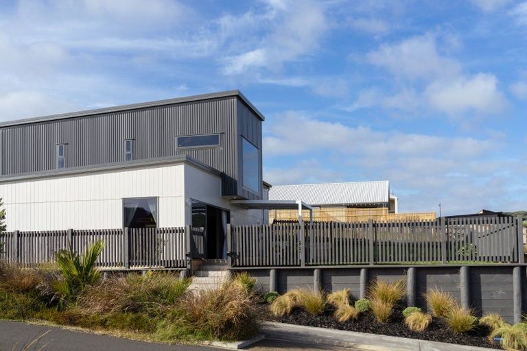 Photo of property in 2 Taeore Lane, Raglan, 3225