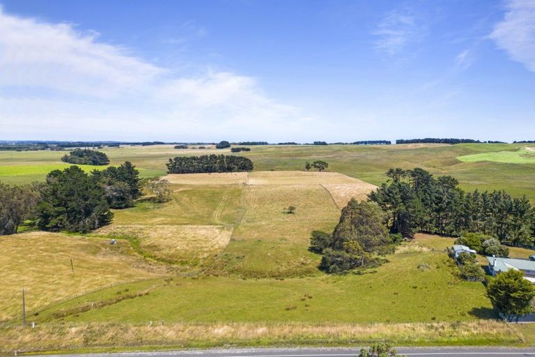 Photo of property in 1797 State Highway 3, Awahuri, Palmerston North, 4479