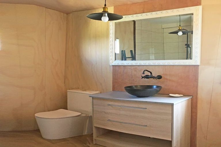 Photo of property in 12 Wainamu Road, Raglan, 3297