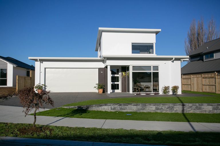 Photo of property in 14 Clifford Close, Leamington, Cambridge, 3432